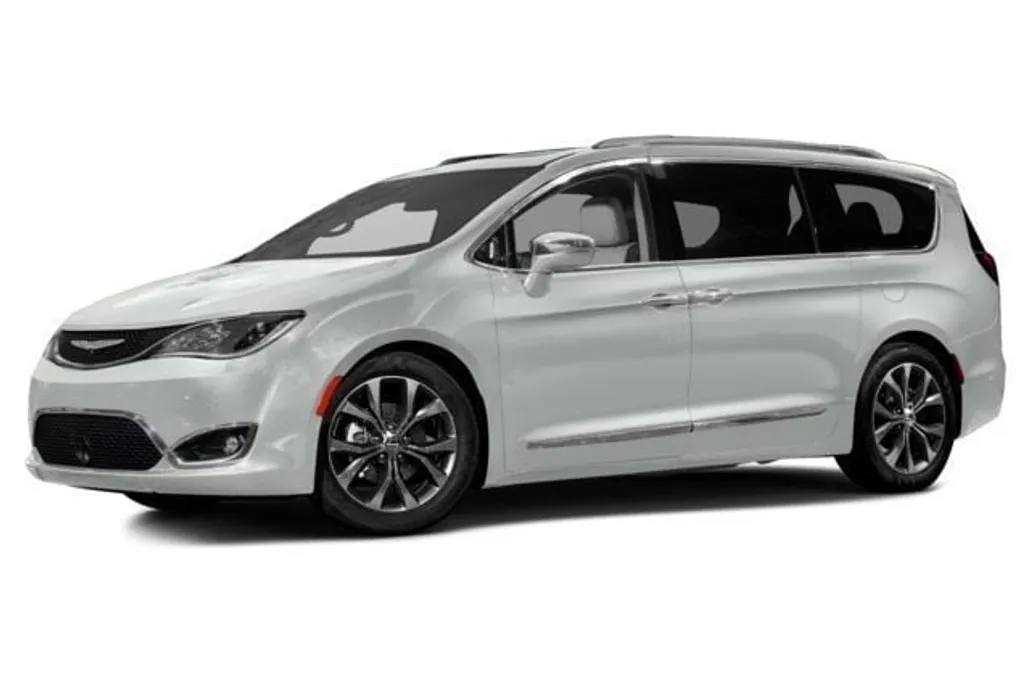 2017 Chrysler Pacifica Touring Plus photo 1