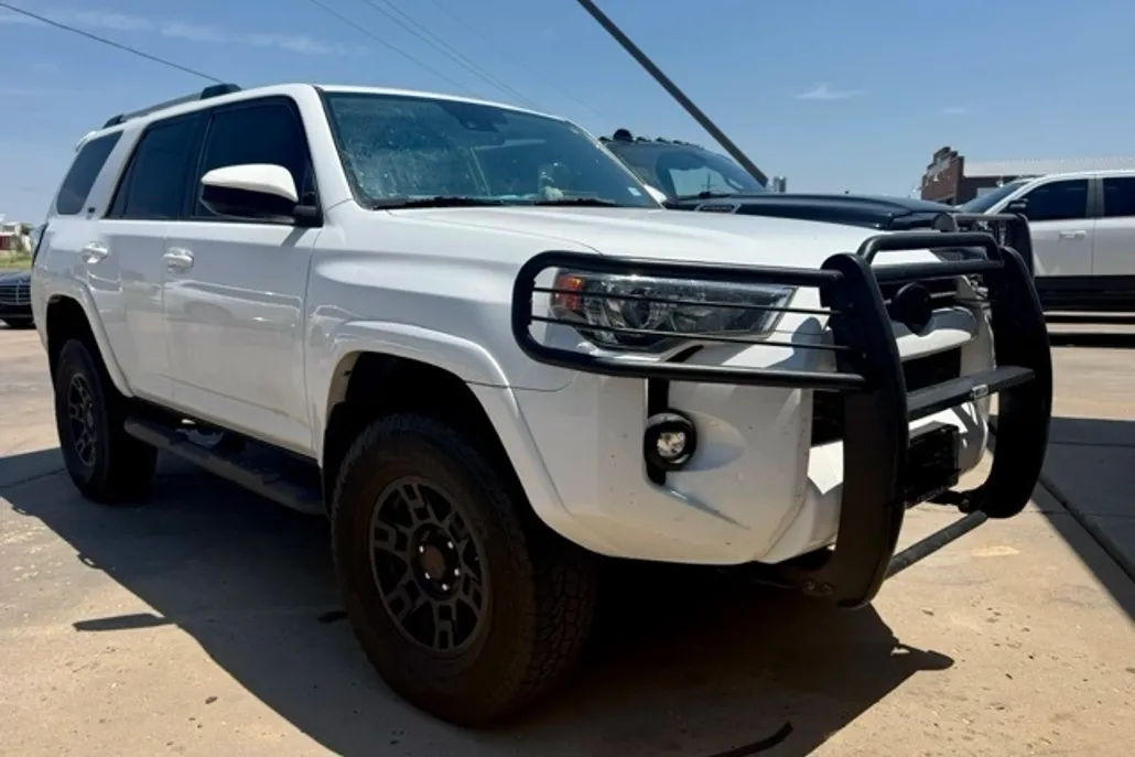 2021 Toyota 4Runner SR5 photo 1