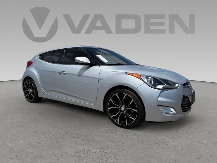 2016 Hyundai Veloster Base photo 1