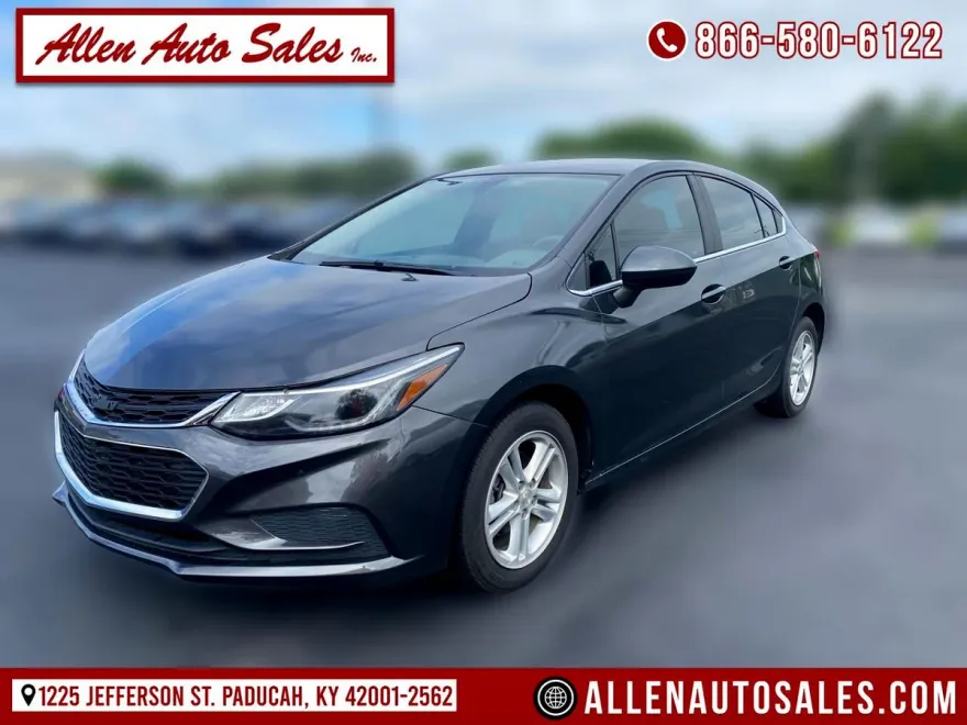 2017 Chevrolet Cruze LT photo 1