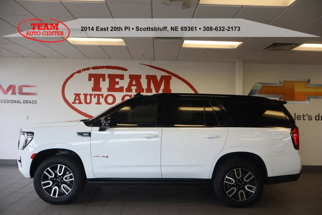 2023 Gmc Yukon AT4 photo 1