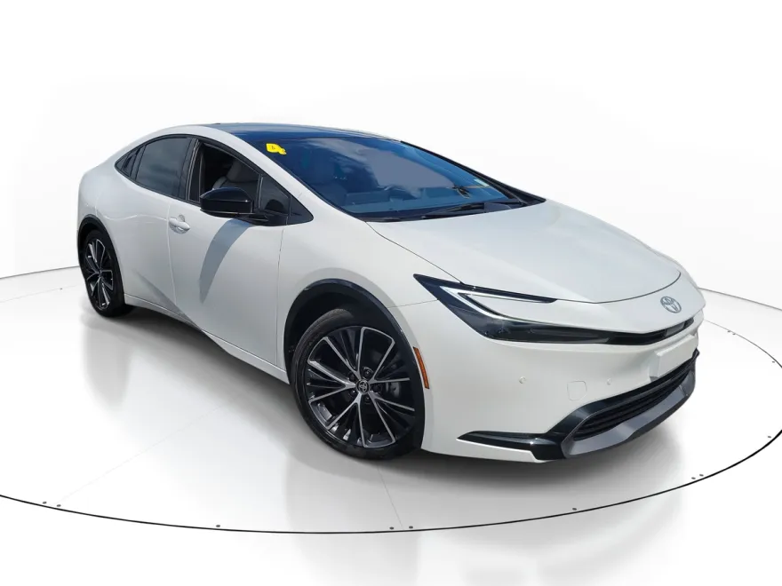 2024 Toyota Prius XLE photo 1