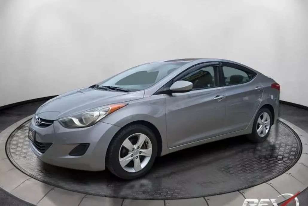 2011 Hyundai Elantra GLS photo 1