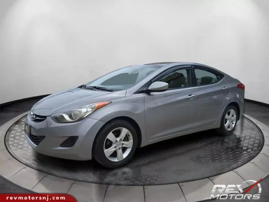 2011 Hyundai Elantra GLS photo 1
