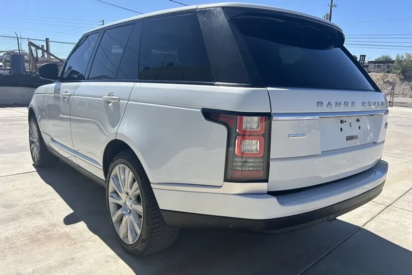 2015 Land Rover Range Rover SuperCharged photo 1