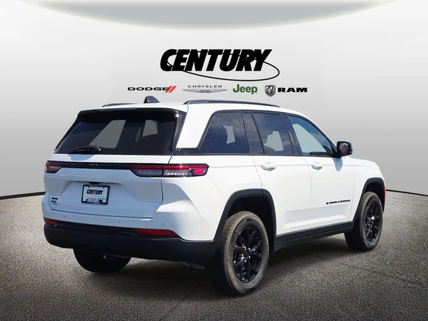 2024 Jeep Grand Cherokee Altitude photo 1