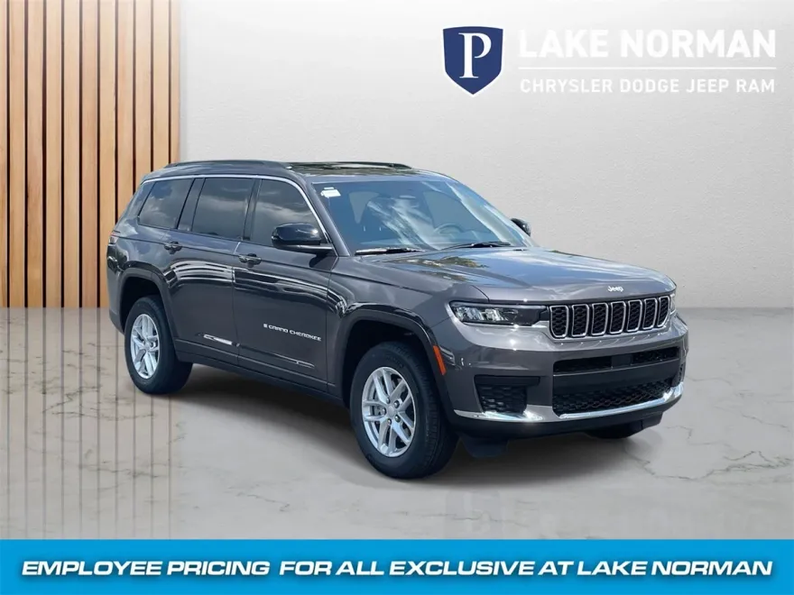2025 Jeep Grand Cherokee Laredo photo 1
