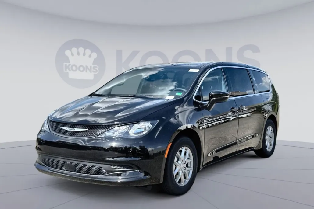 2026 Chrysler Voyager LX photo 1