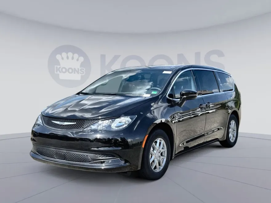 2026 Chrysler Voyager LX photo 1