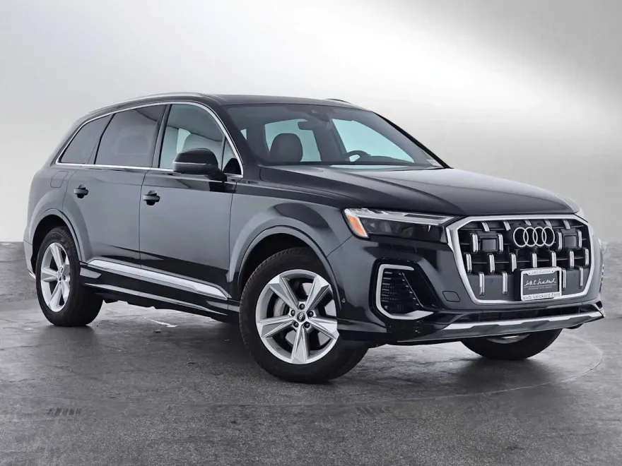 2025 Audi Q7 Premium photo 1