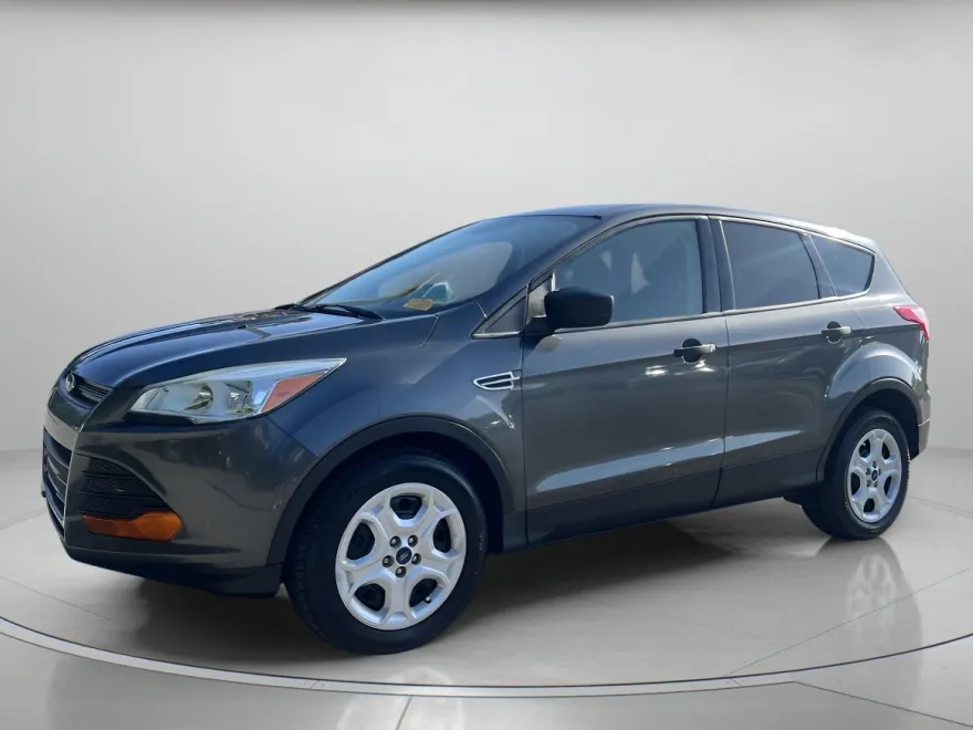 2016 Ford Escape S photo 1