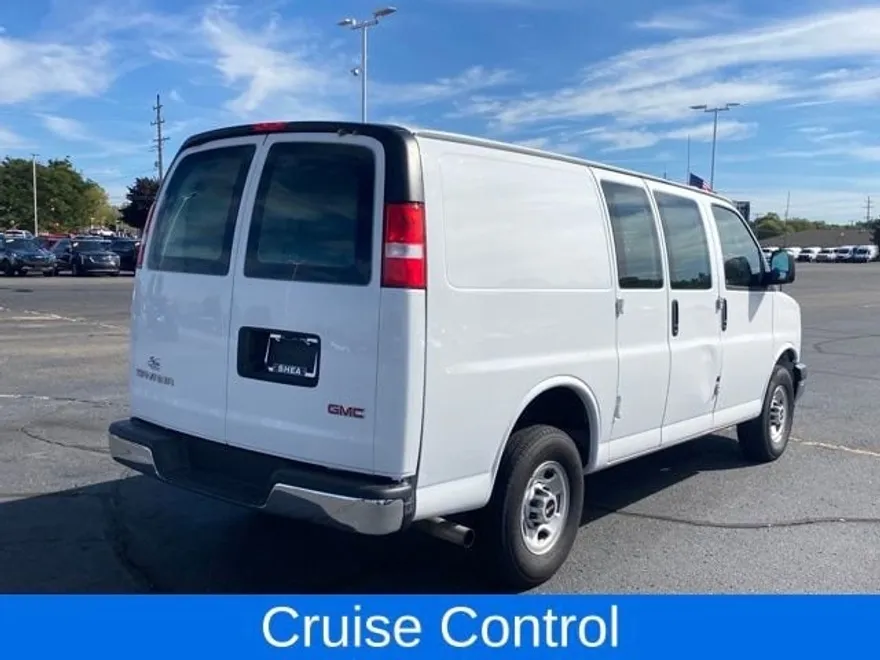 2022 Gmc Savana Cargo 2500 photo 1