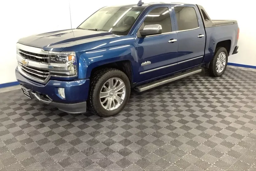 2018 Chevrolet Silverado 1500 High Country photo 1