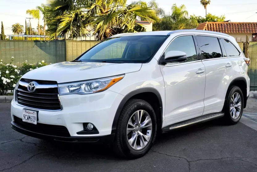 2015 Toyota Highlander XLE Sport photo 1