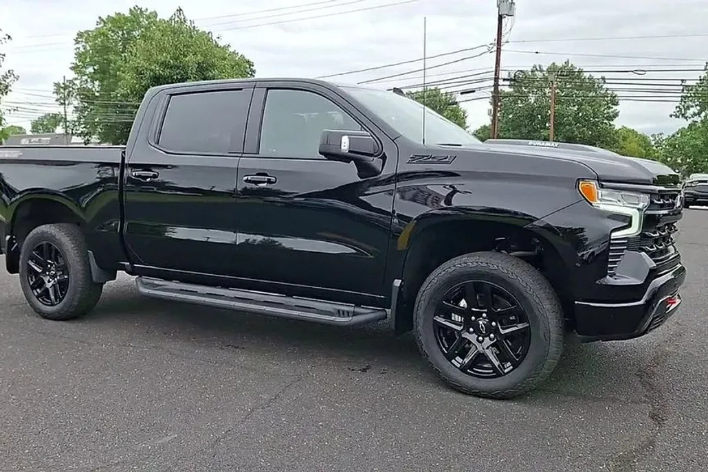2025 Chevrolet Silverado 1500 LT Trail Boss photo 1