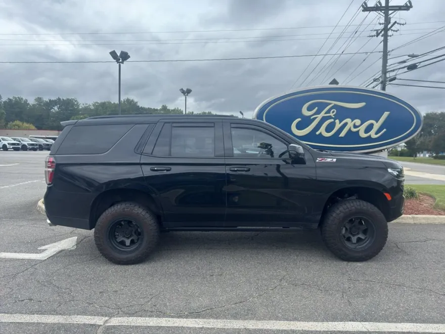 2024 Chevrolet Tahoe Z71 photo 1