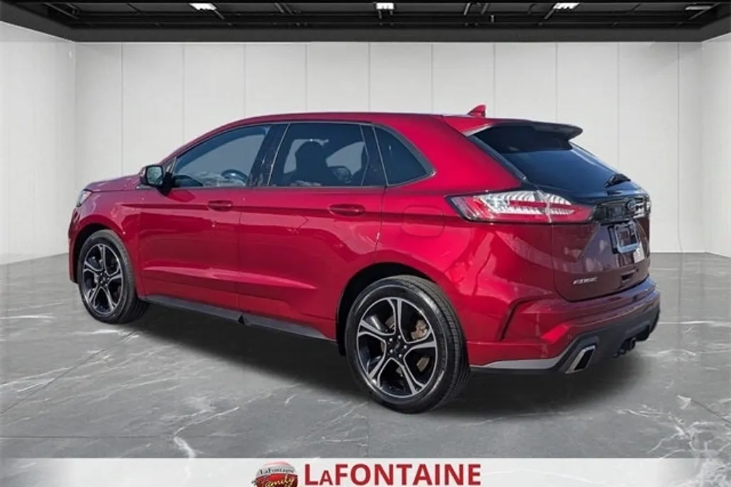 2019 Ford Edge ST photo 1