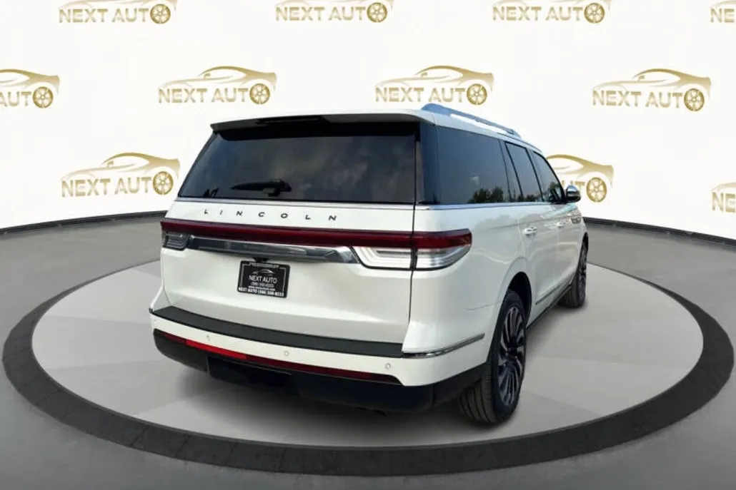 2024 Lincoln Navigator Black Label photo 1