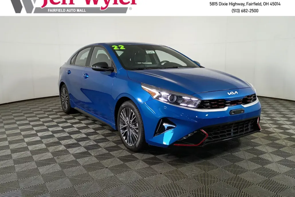 2022 Kia Forte GT-Line photo 1