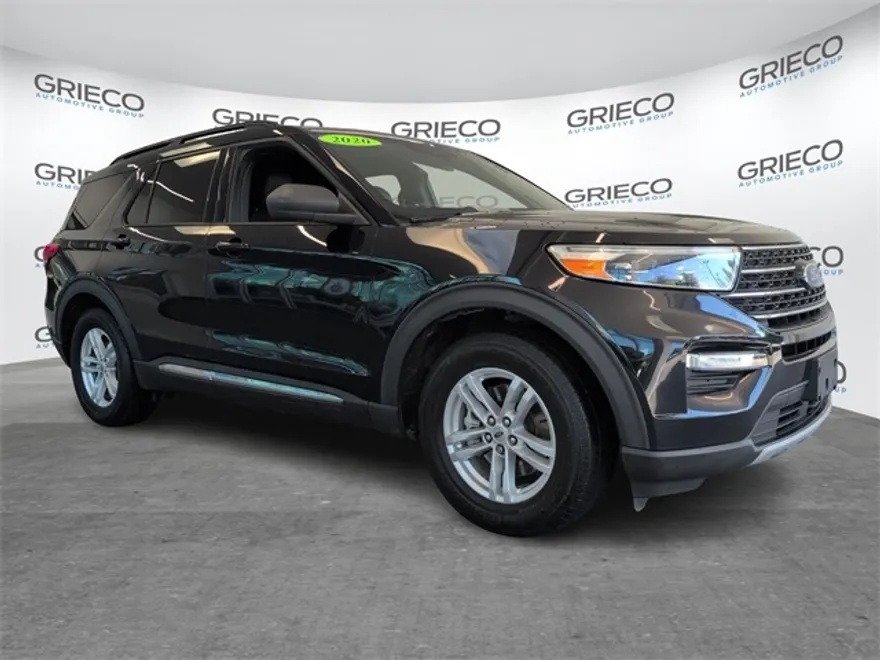 2020 Ford Explorer XLT photo 1