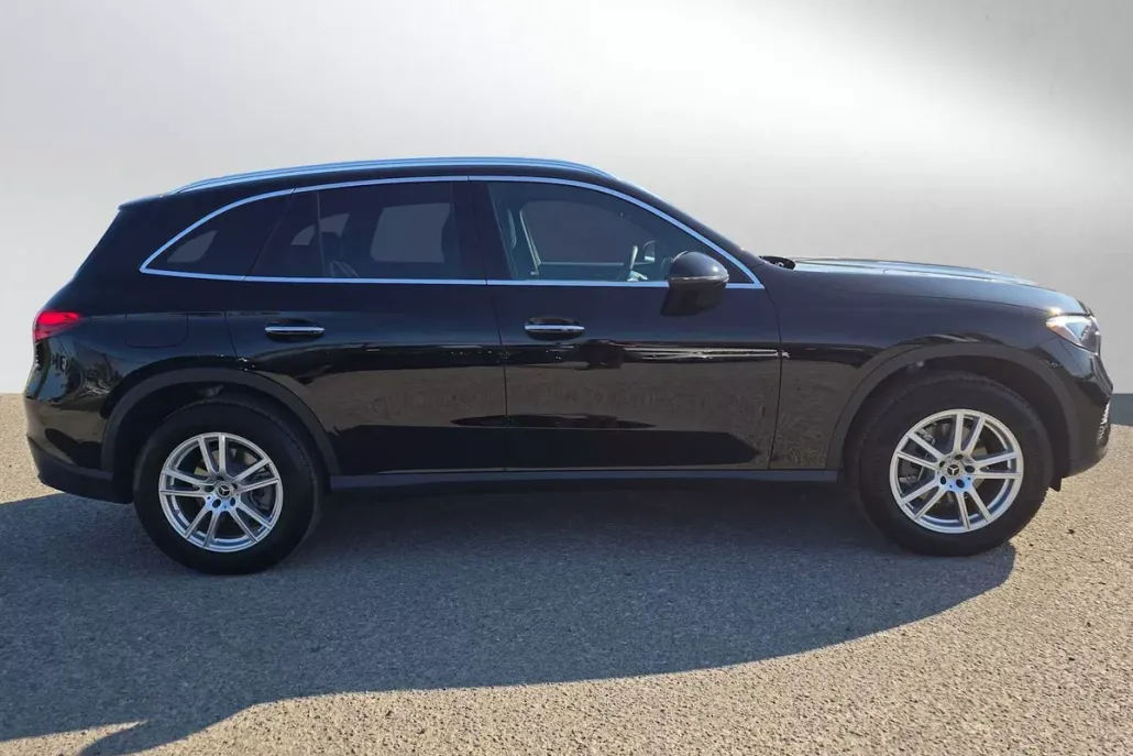 2025 Mercedes Benz GLC 300 4MATIC photo 1