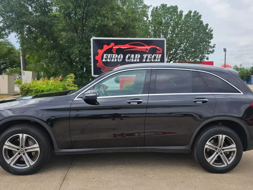 2019 Mercedes Benz GLC 300 photo 1