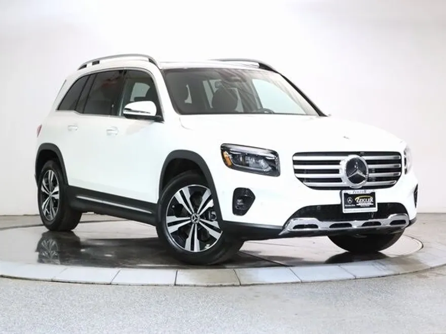 2025 Mercedes Benz GLB 250 4MATIC photo 1