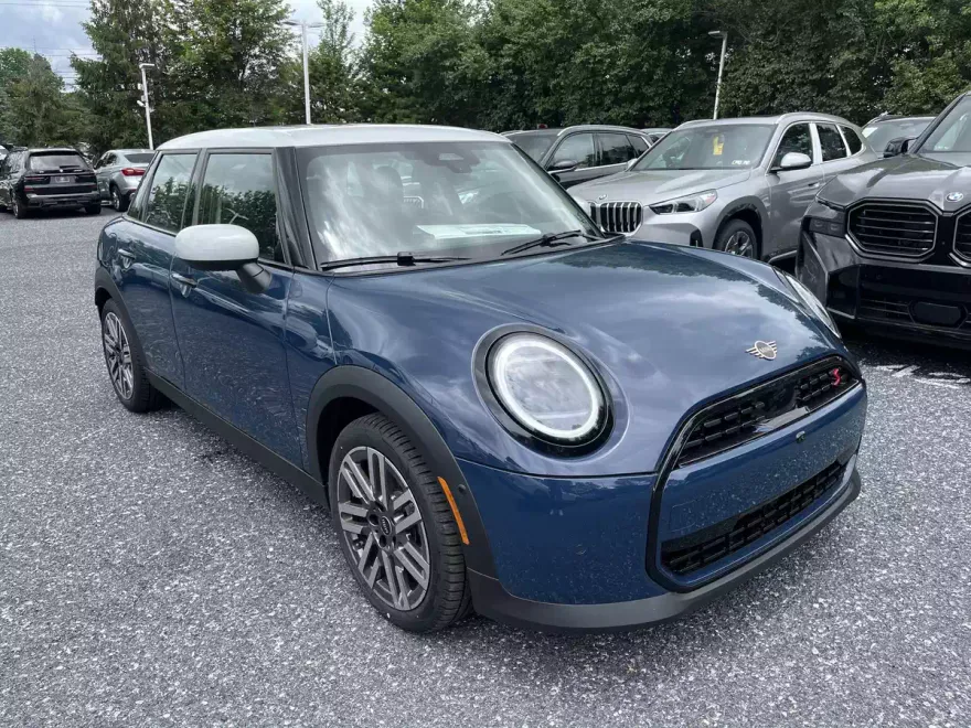 2025 Mini Cooper S Iconic photo 1