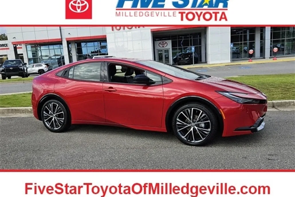 2024 Toyota Prius XLE photo 1
