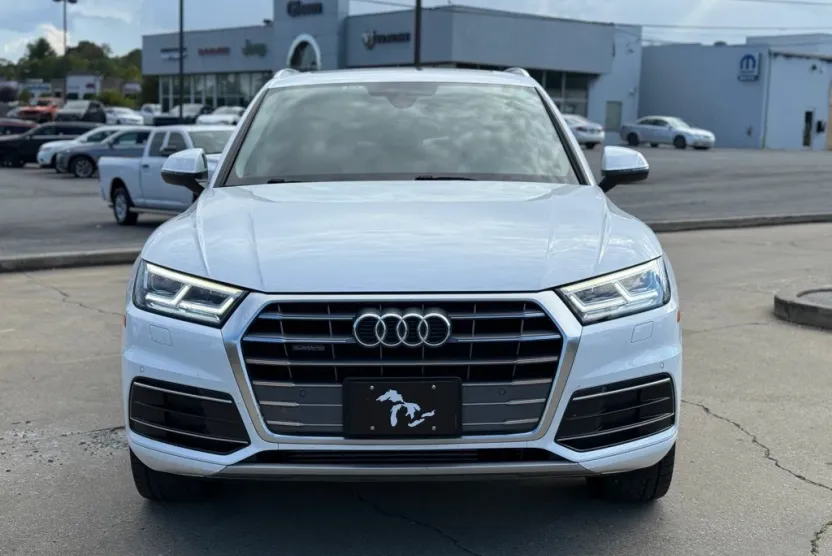 2019 Audi Q5 2.0T Premium Plus photo 1