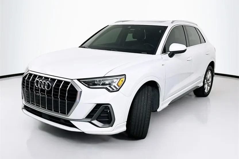 2023 Audi Q3 S line Premium Plus photo 1