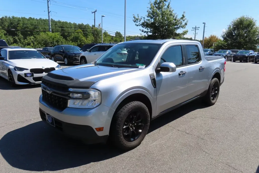 2022 Ford Maverick XLT photo 1