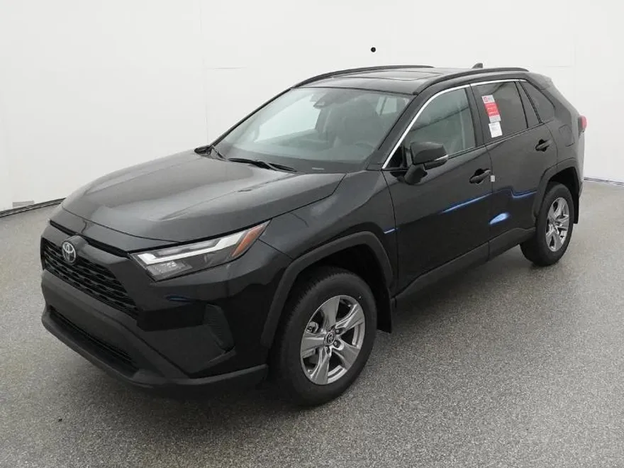 2025 Toyota RAV4 XLE photo 1
