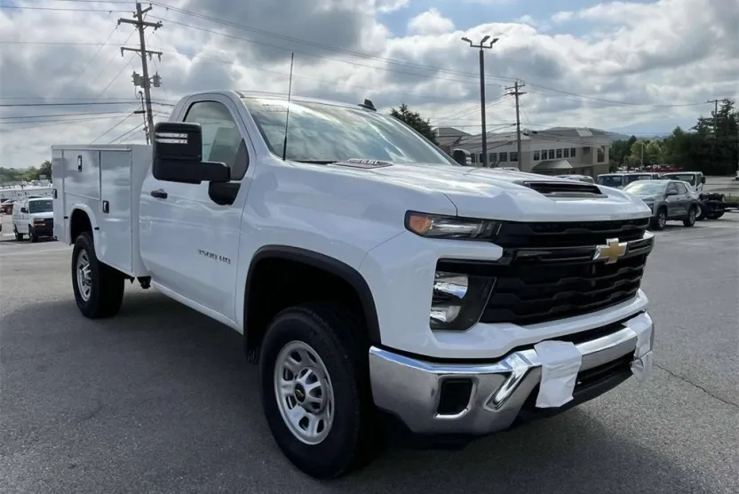 2024 Chevrolet Silverado 3500HD photo 1
