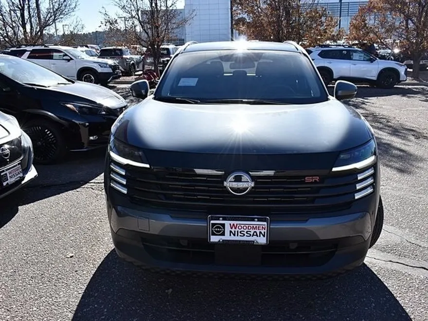 2025 Nissan Kicks SR photo 1