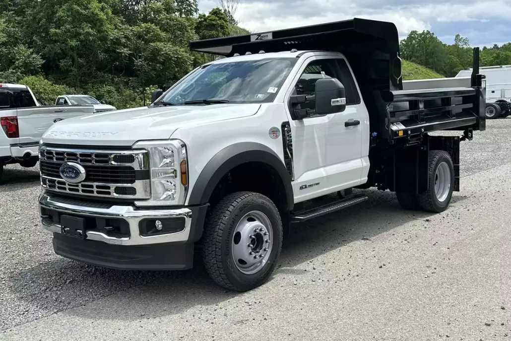 2025 Ford F-550 photo 1