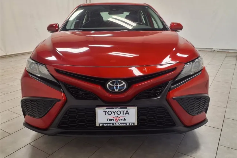 2024 Toyota Camry SE photo 1