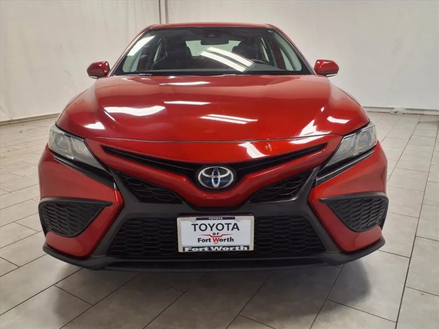 2024 Toyota Camry SE photo 1