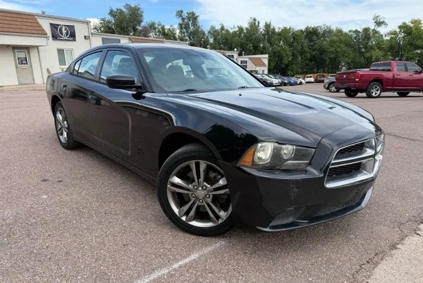 2014 Dodge Charger SE photo 1