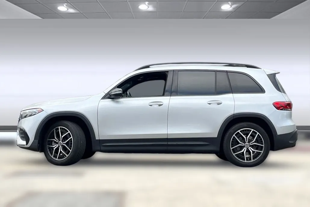 2023 Mercedes Benz EQB 300 4MATIC photo 1