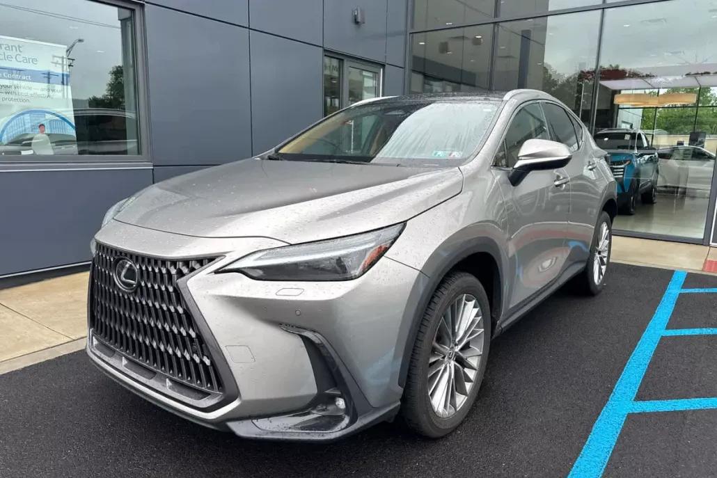 2022 Lexus NX 350 Luxury photo 1