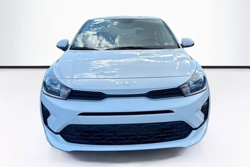 2022 Kia Rio S photo 1