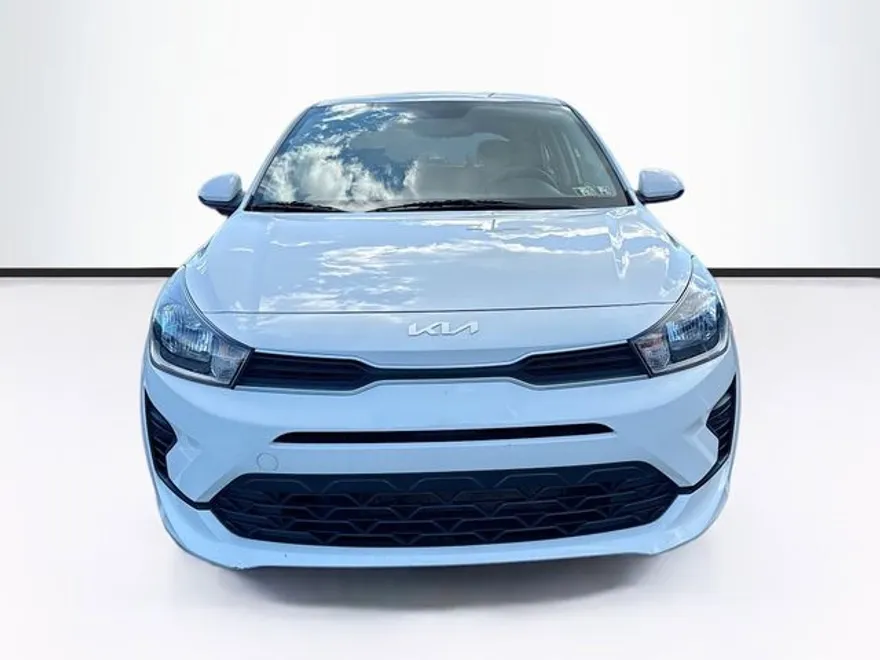 2022 Kia Rio S photo 1