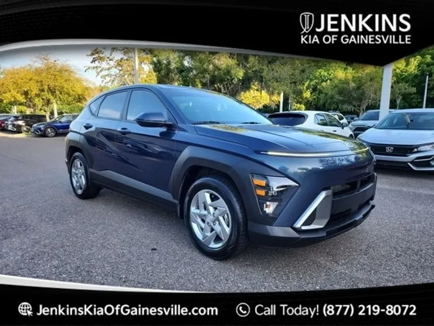 2024 Hyundai Kona SE photo 1