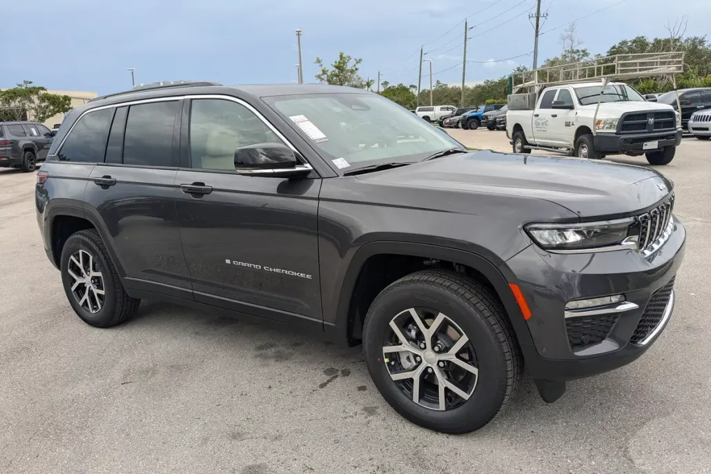 2025 Jeep Grand Cherokee Limited photo 1