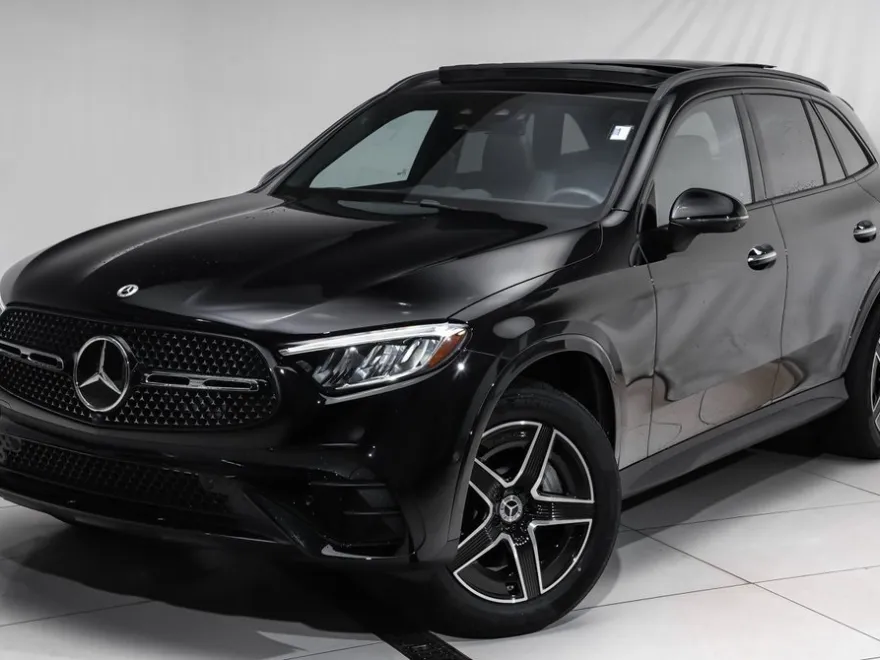2025 Mercedes Benz GLC 300 4MATIC photo 1