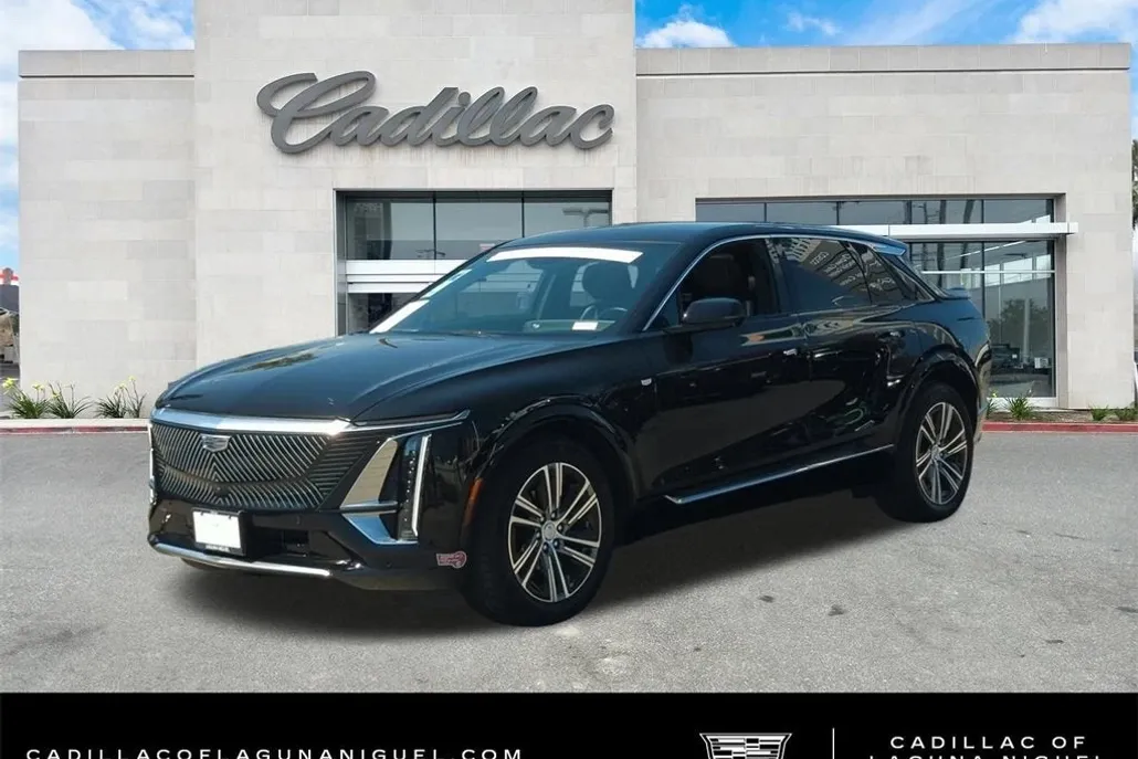 2024 Cadillac Lyriq Luxury photo 1