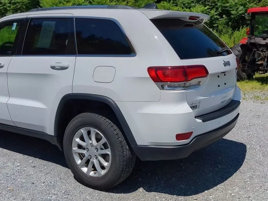 2021 Jeep Grand Cherokee Laredo X photo 1