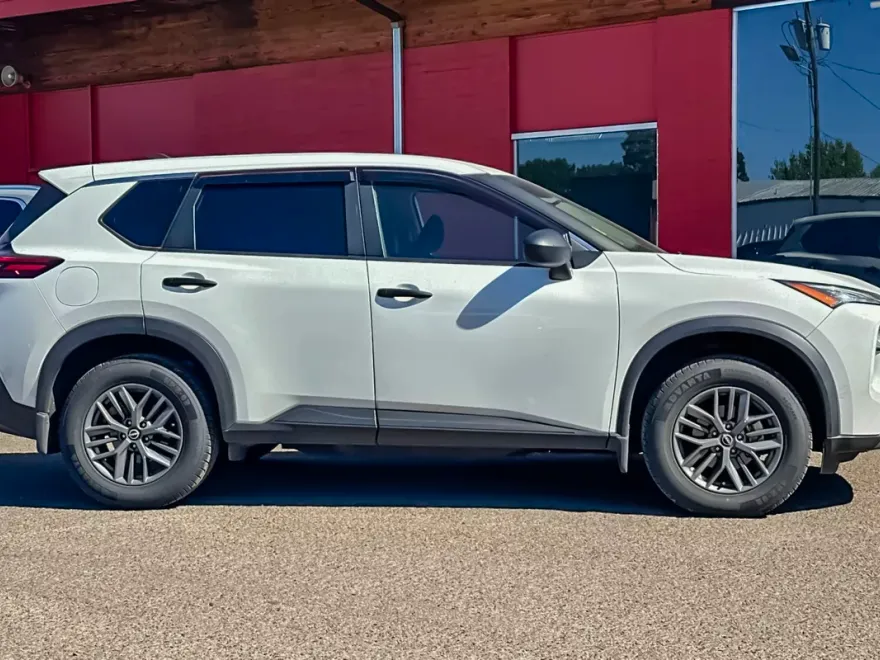 2022 Nissan Rogue S photo 1