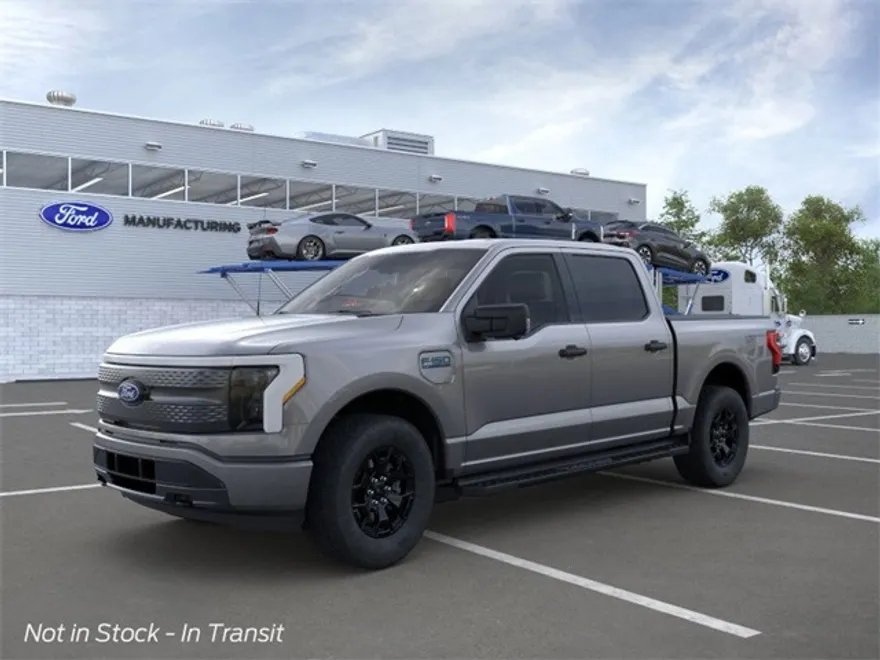 2025 Ford F-150 Lightning XLT photo 1
